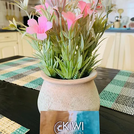 アパート Kiwi Gardens ビャラ